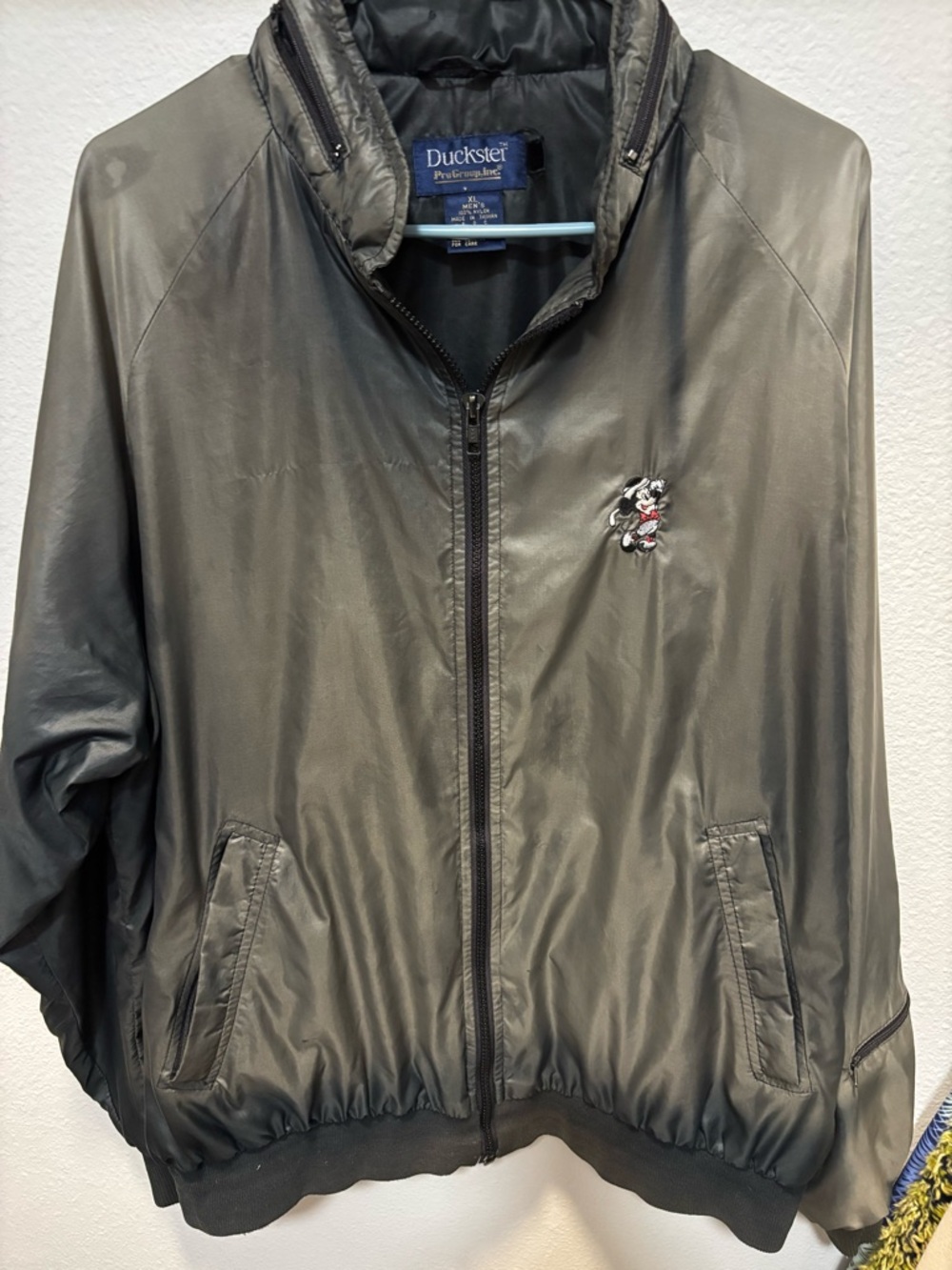 Duckster Men's Vintage Bomber Jacket with Embroidered MickeyMouse Golfer